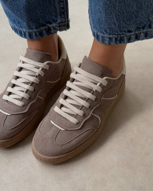 Atlete Casual Retro – Taupe Beige