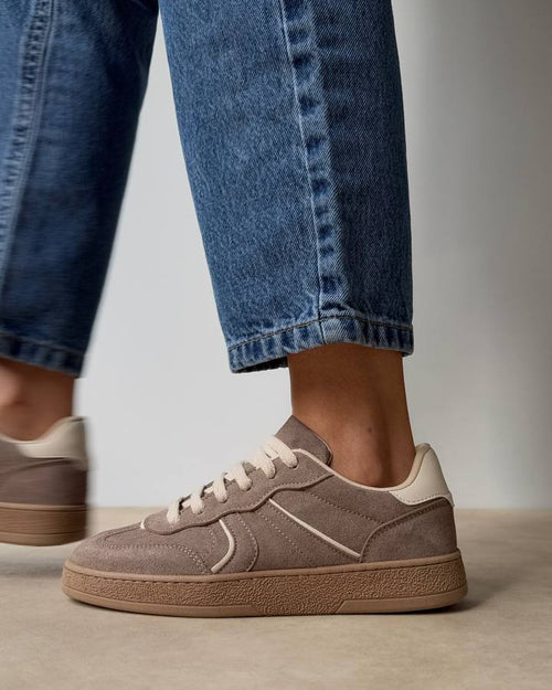 Atlete Casual Retro – Taupe Beige
