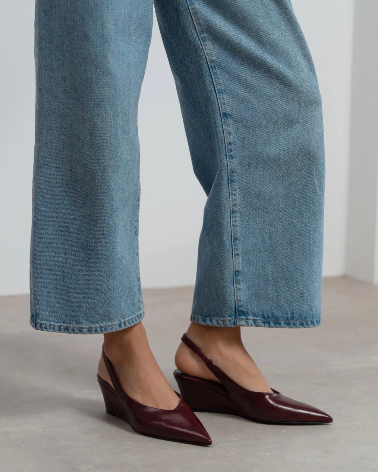 Këpucë Slingback me Takë Wedge – Burgundy Brown
