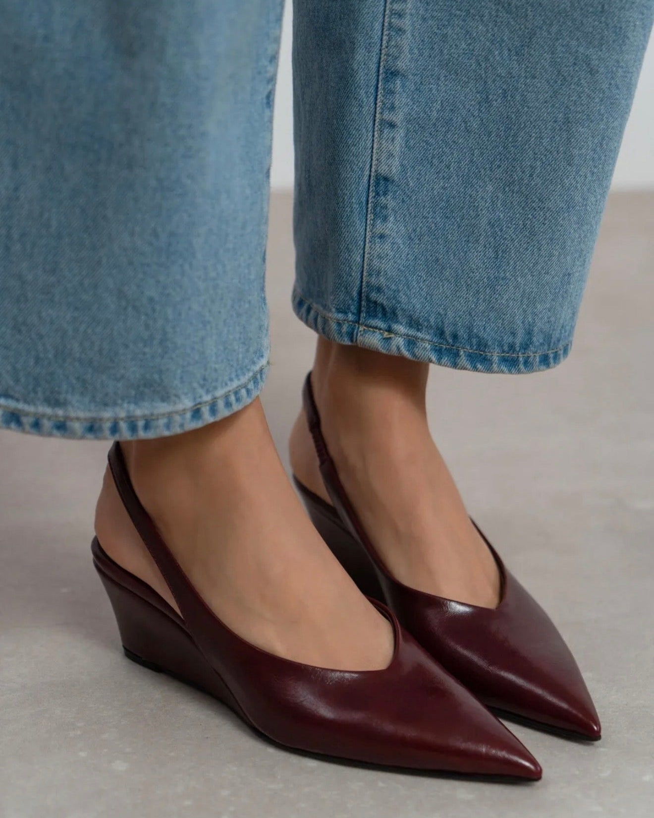 Këpucë Slingback me Takë Wedge – Burgundy Brown