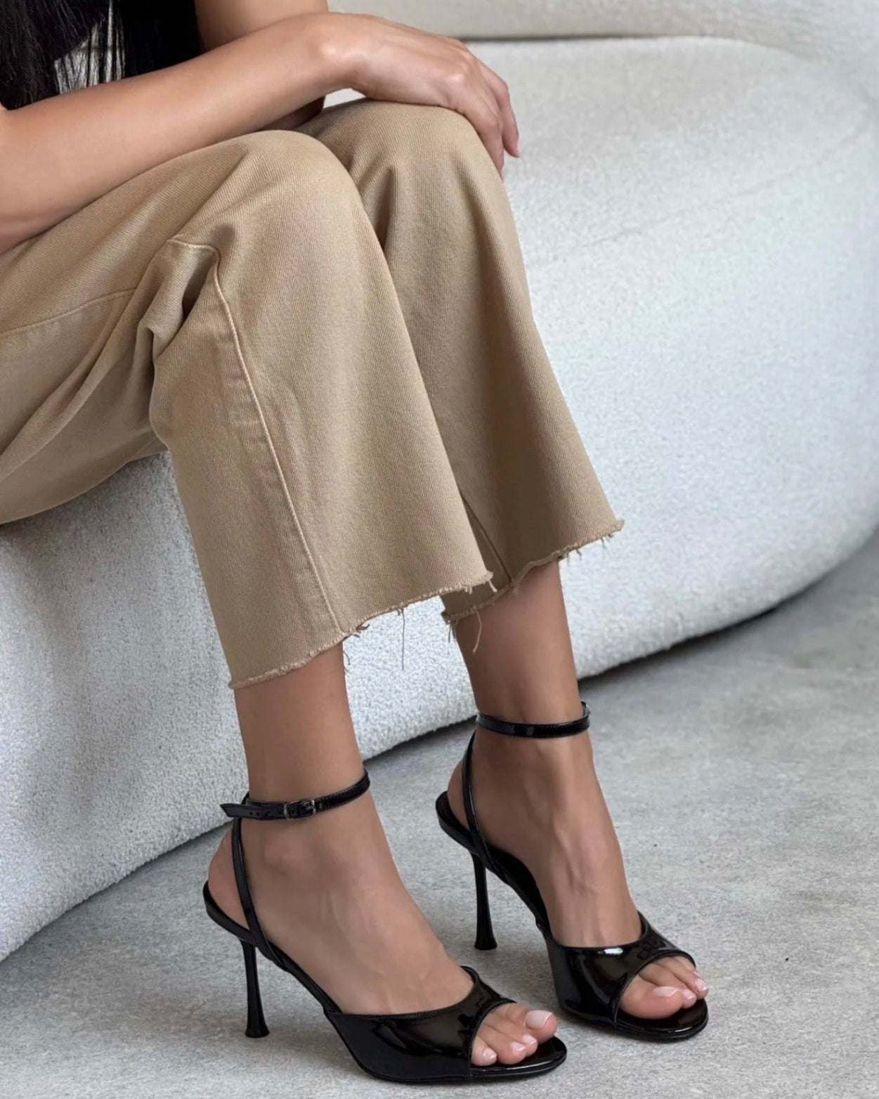 Sandale Minimaliste me Takë – Glossy Black