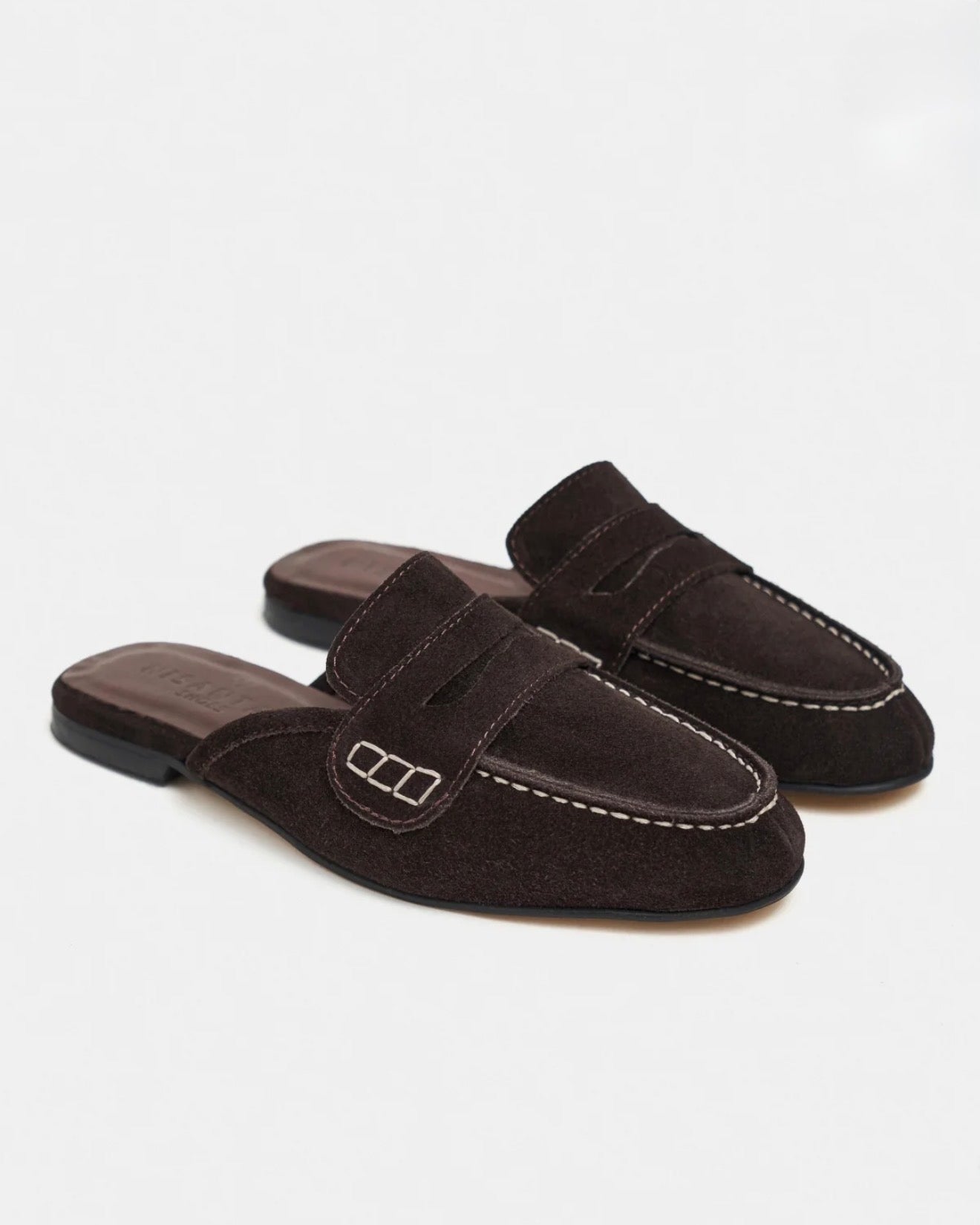 Mules Suede Kafe – Klasike & Praktike